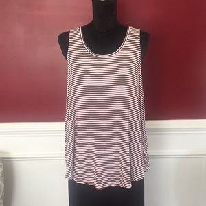 3/$18 🎉 Old navy tank top